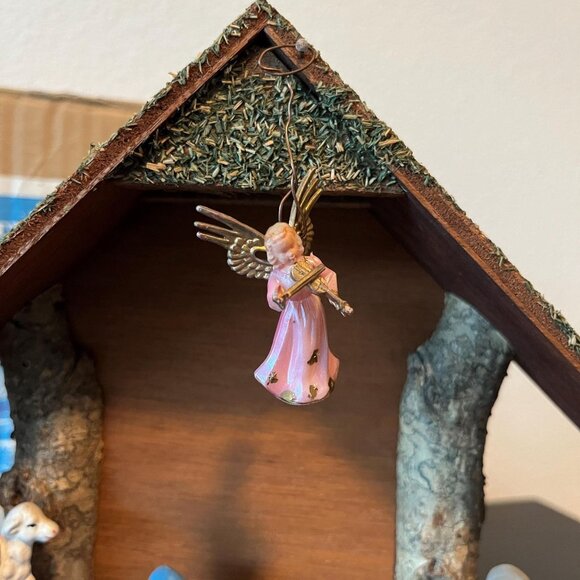 Vintage Norcrest Christmas Nativity Set Hand Painted Paper Maché Wood Structure - Picture 4 of 9